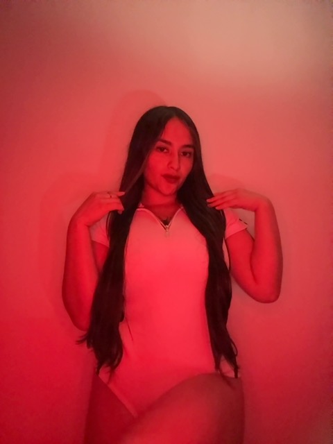 Laura>.<