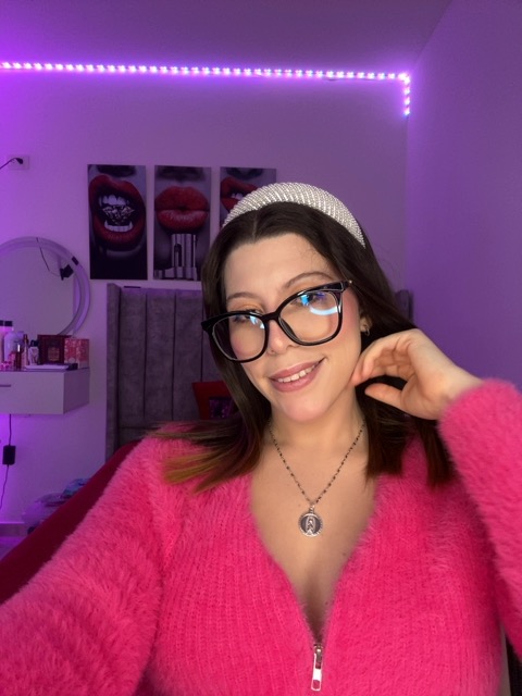 THE_WHITE_BARBIE