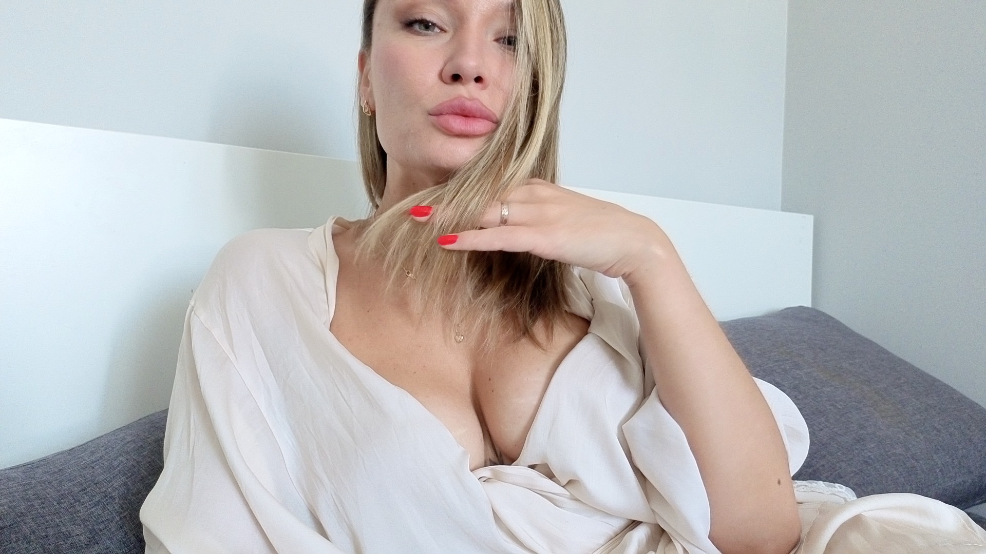 pretty_little_angel