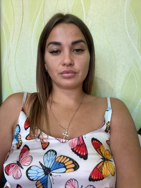 nika@)